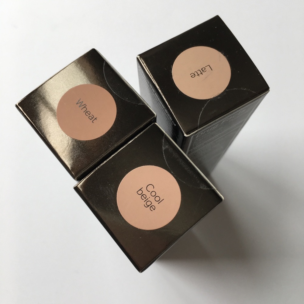 No. 7 Beautifully Matte Foundation New in Box - Picture 4 of 5